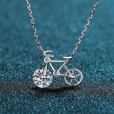 Collar con colgante de bicicleta