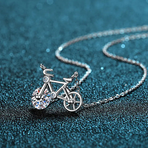 Collar con colgante de bicicleta