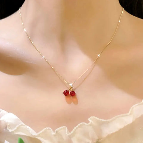 Juego de Collar y Aretes Cereza